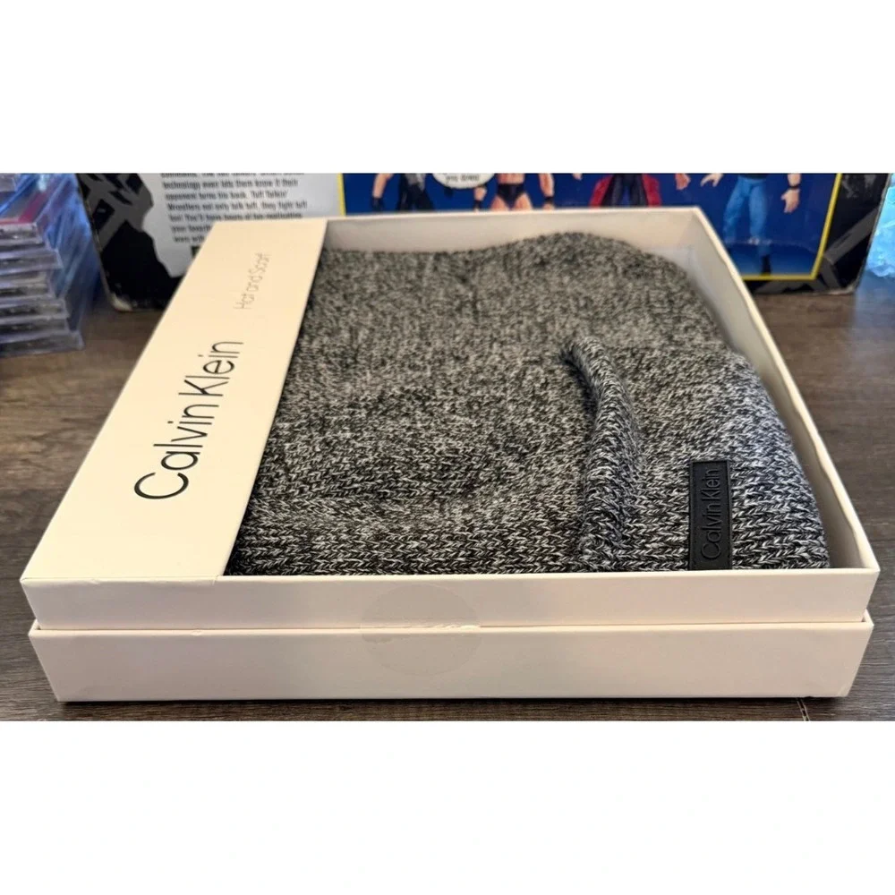 Calvin Klein Mens Hat and Scarf Set Black White Marled Knit Beanie Gift Box NIB